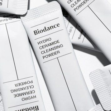 Ензимна пудра з керамідами для дбайливого очищення та зволоження &ndash; Biodance Hydro Ceramide Cleansing Powder, 1 g 2610 фото